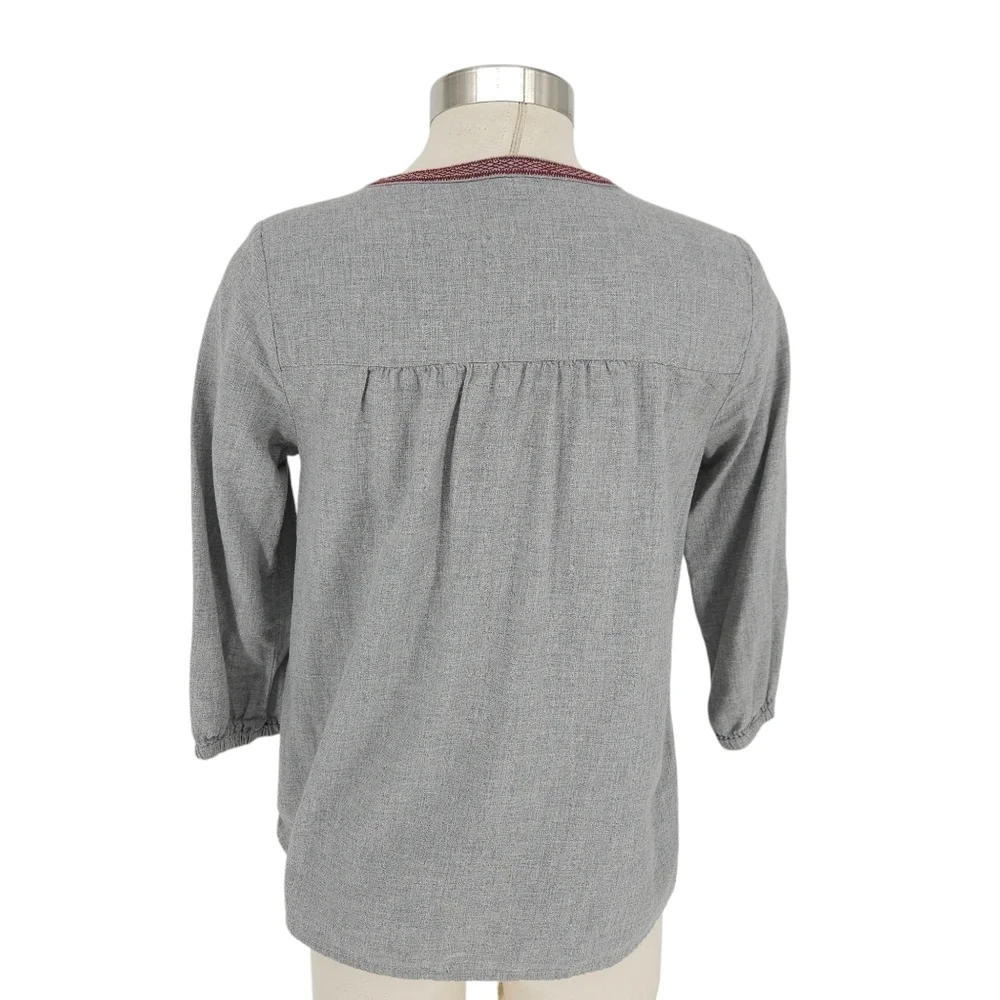 Old Navy Peasant Top Gray Embroidered 3/4 Sleeve V Neck Boho Shirt XS